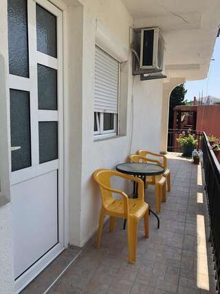 Апартаменты Apartments Glavanović Бар Трехместный номер-1