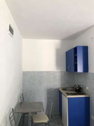 Апартаменты Apartments Glavanović Бар Номер-студио с террасой (4 взрослых)-4